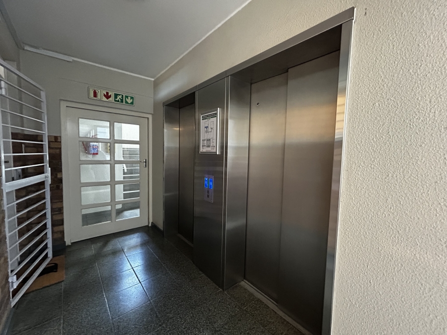 To Let 1 Bedroom Property for Rent in Mouille Point Western Cape